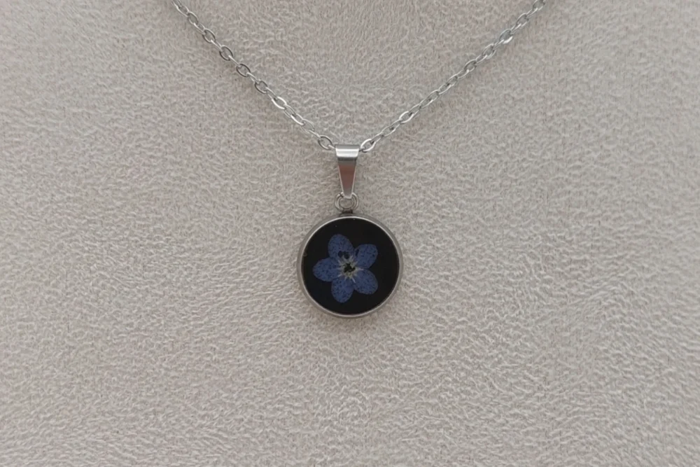 Vergissmeinnicht schwarz klein Halskette Vergissmeinnicht Anhänger schwarz 15,5mm | Halsketten wählbar | mit echter Blume