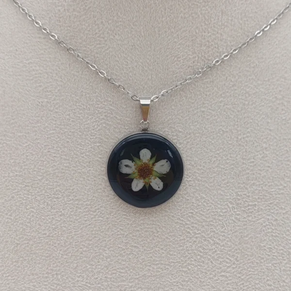 Erdbeerblüte rund Halskette Erdbeerblüte Anhänger 21,5mm | Halsketten wählbar | mit echter Blume