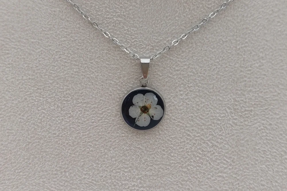 Gamander S klein Halskette Gamander Spierstrauch Anhänger 13,5mm | Halsketten wählbar | mit echter Blume