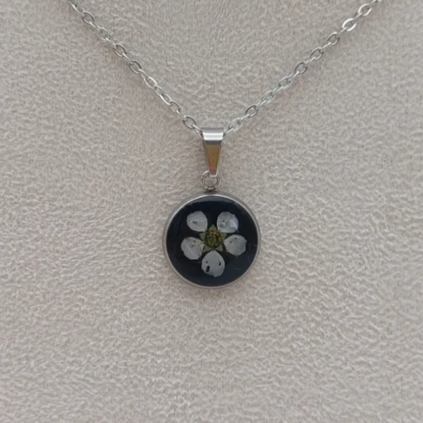 Gamander S02 klein Halskette Gamander Strauch Anhänger 13,5mm | Halsketten wählbar | mit echter Blume