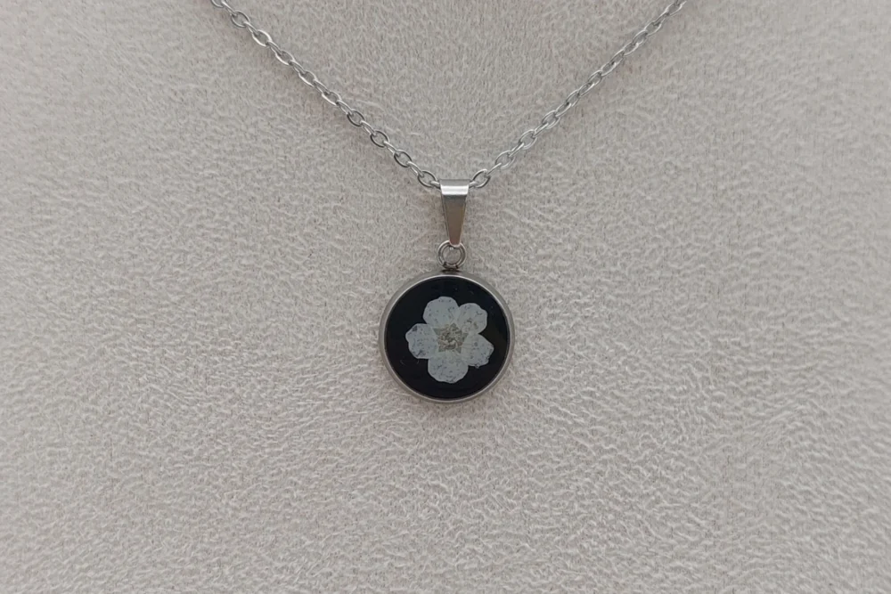 Spierstrauch weiß klein Halskette Spierstrauch Anhänger 13,5mm | Halsketten wählbar | mit echter Blume